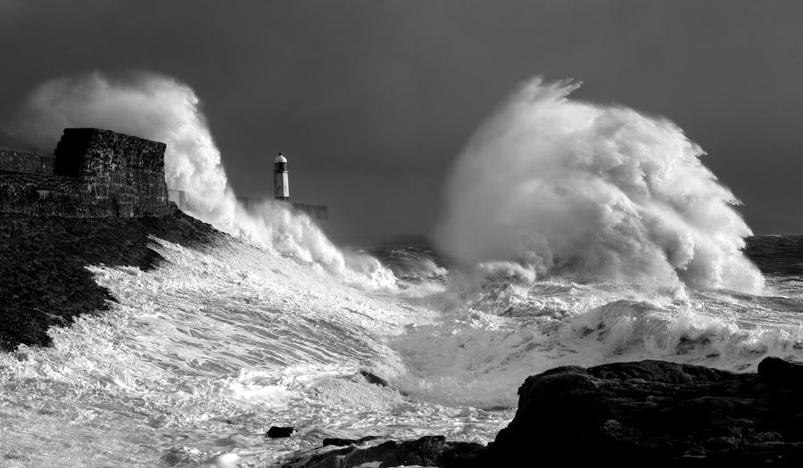 The Beauty of the Storm: Huge Waves Crashing Against the&nbsp;Lighthouse